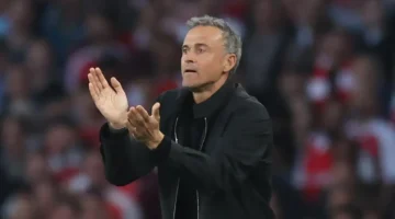 صفقة مرتقبة.. تفاصيل لقاء إنريكي السري لضم نجم برشلونة إلى باريس سان جيرمان